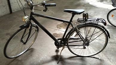 BICI DA 28 POLLICI RUOTE TUTTA DA REVISIONARE