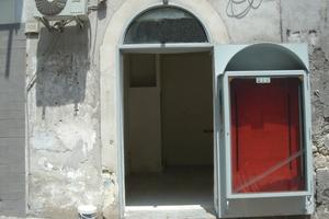 Locale commerciale fronte strada NO AGENZIE