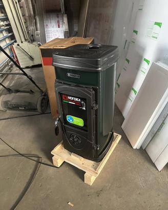 Stufa a legna Nordica