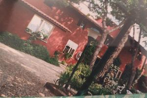 Piscina estiva e area ristoro in centro sportivo