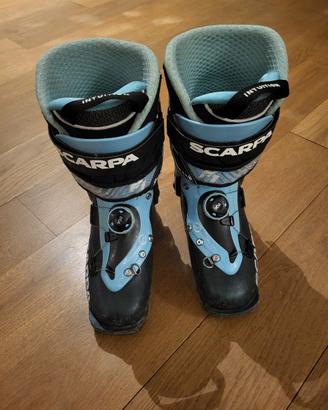 scarpone sci alpinismo donna Scarpa F1 taglia 235.