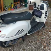Vespa 300 gts