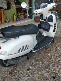 Vespa 300 gts