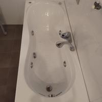 Vasca da bagno con idromassaggio