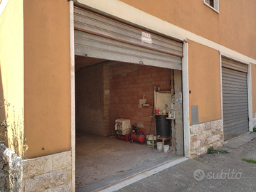 Ampio Garage/Box A Canino (VT)