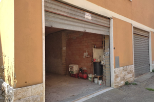 Ampio Garage/Box A Canino (VT)