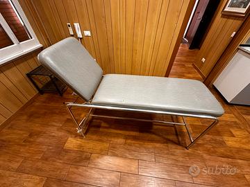 Lettino visita medica