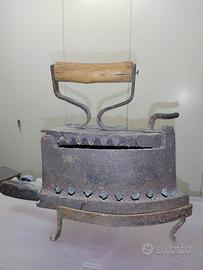 Antico Ferro da stiro a carboni anni ""50