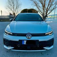 Golf  2025 2.0tdi R-LinePlus 150cv dsg Restailing