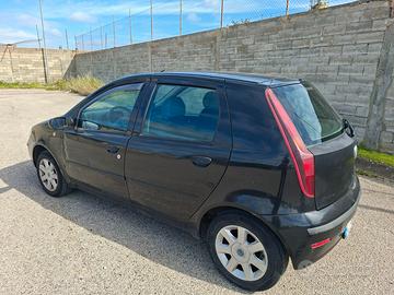Auto Fiat punto