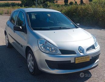 RENAULT CLIO 1.2 -PARI AL NUOVO-NEOPATENTATI