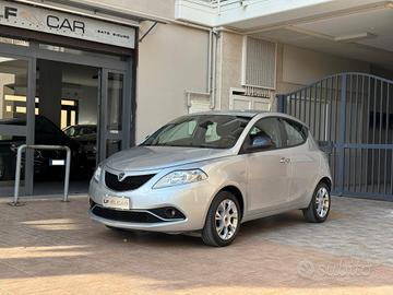 Lancia Ypsilon 1.2 69 cv 5 porte Platinum