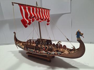 modellismo,nave vikinga Drakkar in legno