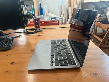 MacBook Pro M2