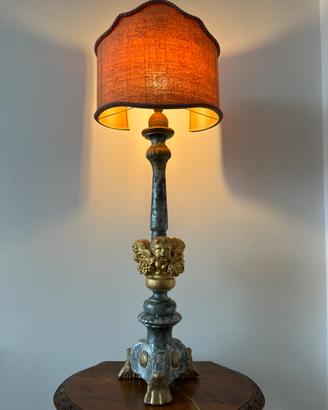 Antica lampada piantana con putti in legno “700
