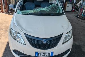Lancia Ypsilon 1.2 69 CV 5 porte GPL Ecochic Silve