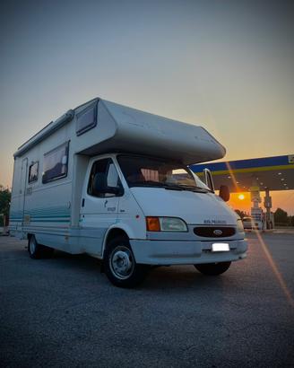 Camper mansardato Elnagh Big Marlin su Ford