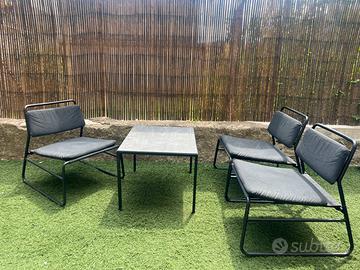 Set tavolino e sedie da esterno o interno