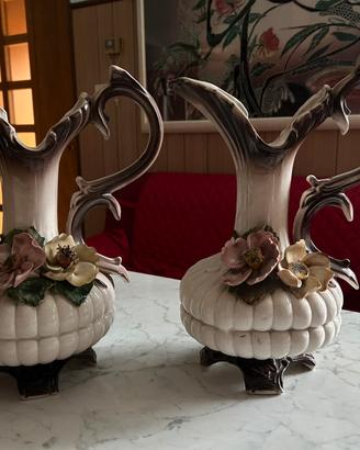 coppia di brocche/vasi decorativi in ceramica