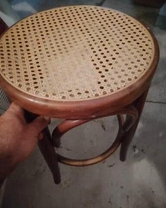 Sgabellino in legno