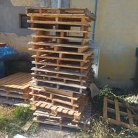 Bancali in legno rotti reg alo