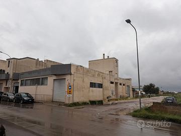 Locale Commerciale 600mq - Posizione Str