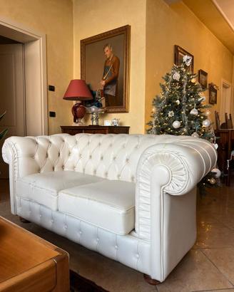coppia di divani chesterfield bianchi in pelle