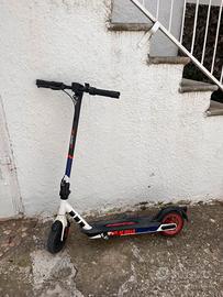 Monopattino elettrico aprilia esrz