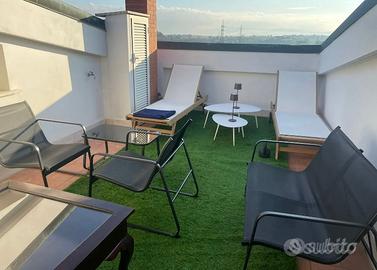 FONTE LAURENTINA BILOCALE ARREDATo CON TERRAZZO