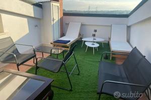 FONTE LAURENTINA BILOCALE ARREDATo CON TERRAZZO