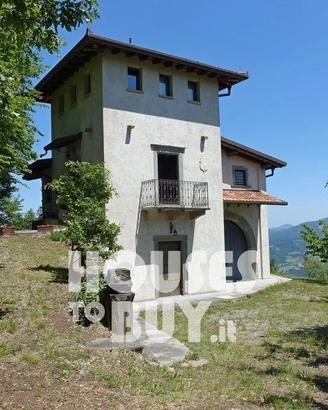 Villa immersa nel verde