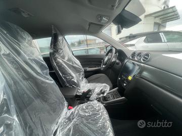Suzuki Vitara 1.4 Hybrid Top