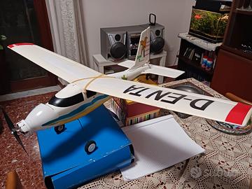 Aereomodello RC Islander
