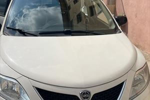 Lancia Ypsilon 1.2 GPL 69 CV – 2017 – 151.000 km