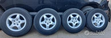 Cerchi in lega con gomme R16 Mercedes ML W163