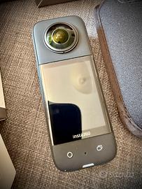 Insta360 X3 + Accessori Originali Extra