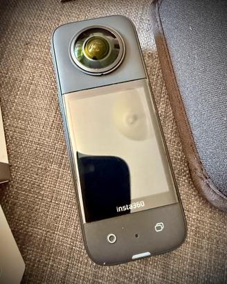 Insta360 X3 + Accessori Originali Extra