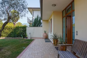 Villa di 150 m² con 5 locali e box auto doppio a S