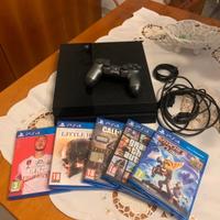 PlayStation 4 con giochi in perfette condizioni