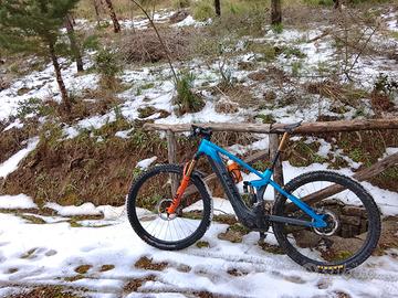 Cube Stereo Hybrid 140 AT