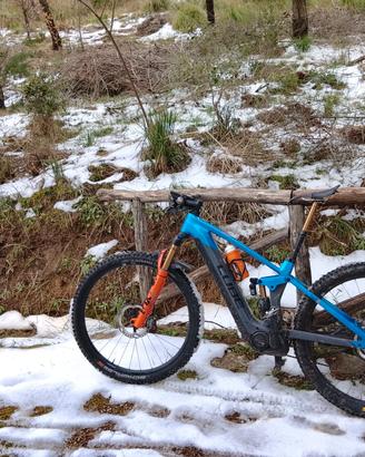 Cube Stereo Hybrid 140 AT