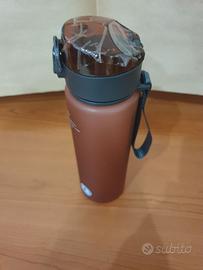 Bottiglia d'acqua sportiva 560ml Rosso