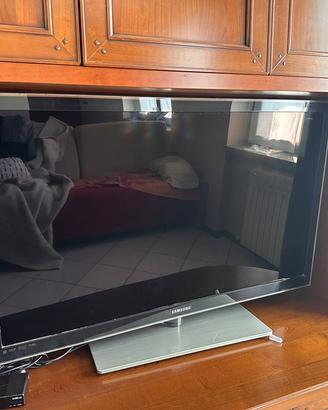 TV Samsung 46" Full HD LED UE46C6000