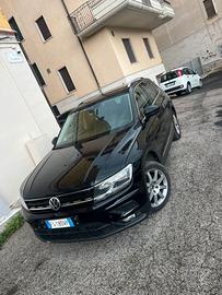 Volkswagen Tiguan 2.0 TDI SCR DSG 4MOTION Business