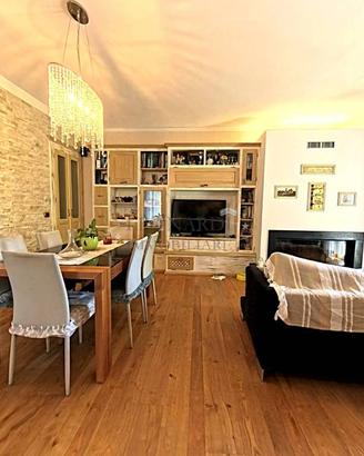 Appartamento di 107 m² con 3 locali e box auto a A