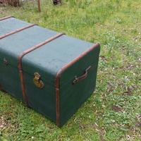 Baule in legno e tessuto