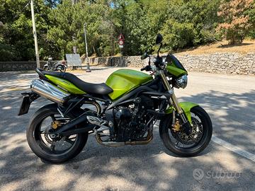 Triumph Street triple 675 verde