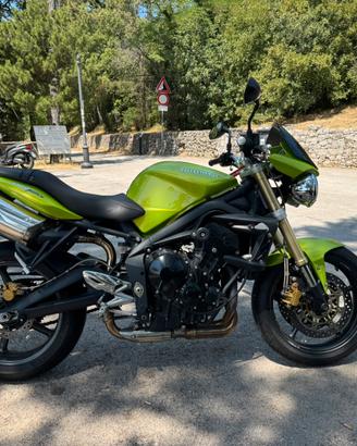Triumph Street triple 675 verde