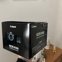 Canon eos R100 COME NUOVA