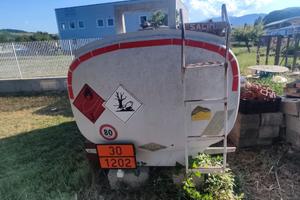 CISTERNA PER TRASPORTO CARBURANTI IN ADR